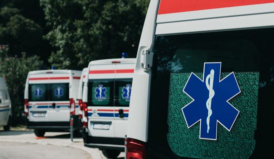 凭祥救护车转运病人过路高速收费吗？